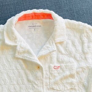 Vineyard Vines Kids Terry Cloth Button Shirt Size 8–10 White Beachy Preppy